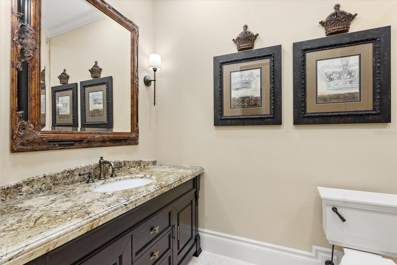 W7880161 Property Photo