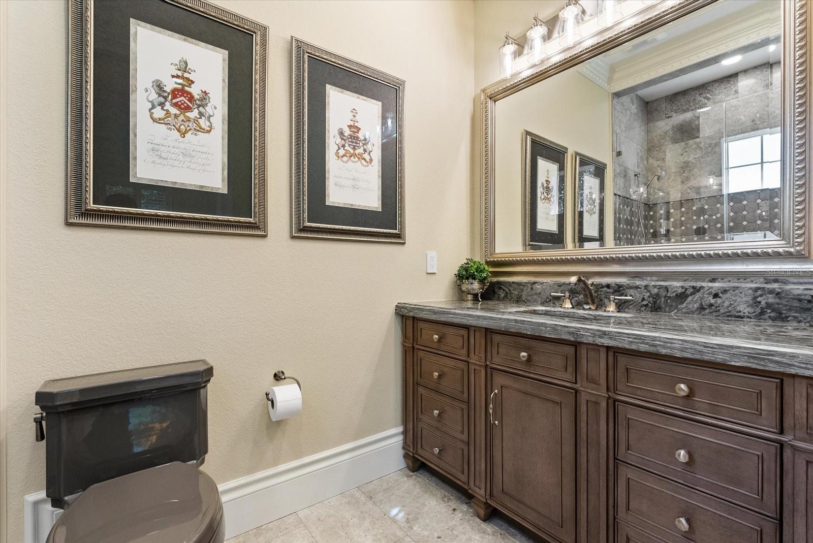 W7880161 Property Photo