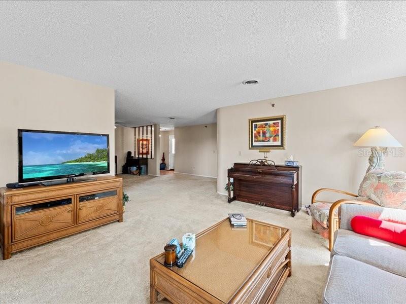 8186 TERRACE GARDEN DR N #401, ST PETERSBURG, FL, 33709