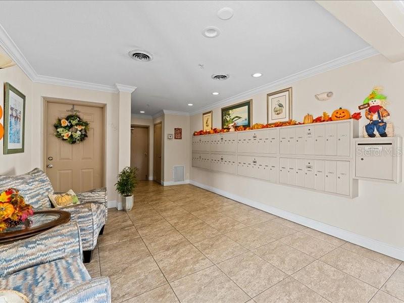 8186 TERRACE GARDEN DR N #401, ST PETERSBURG, FL, 33709