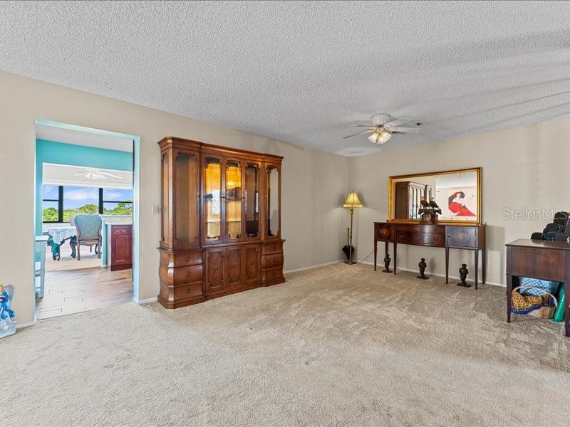 8186 TERRACE GARDEN DR N #401, ST PETERSBURG, FL, 33709