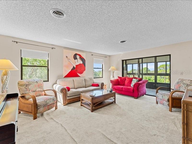 8186 TERRACE GARDEN DR N #401, ST PETERSBURG, FL, 33709