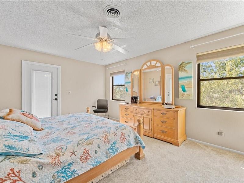 8186 TERRACE GARDEN DR N #401, ST PETERSBURG, FL, 33709