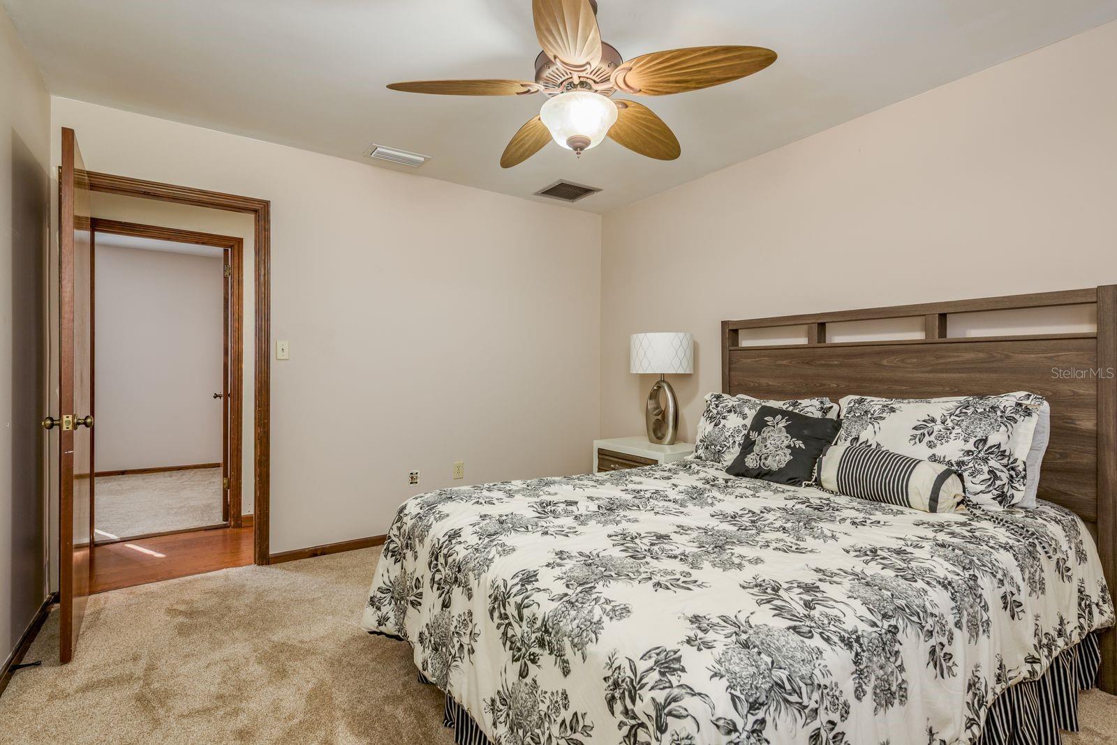 1416 GROVE AVE, LEESBURG, FL, 34748