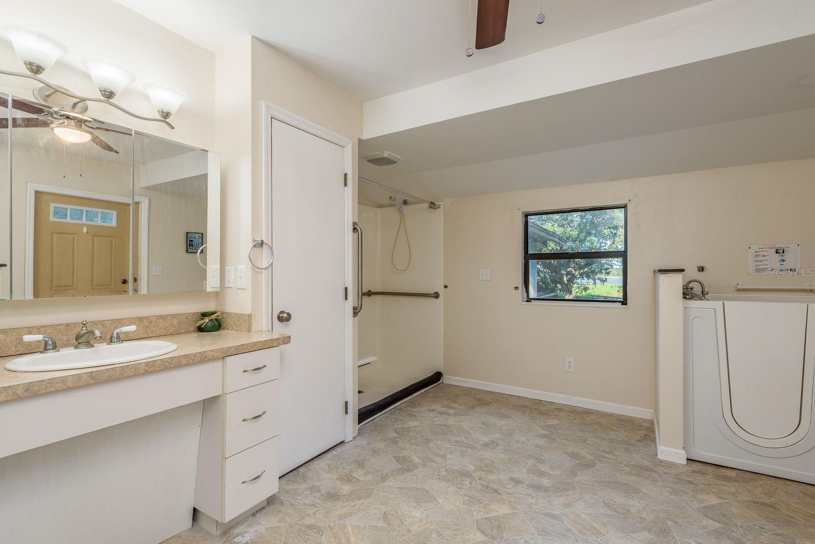 1416 GROVE AVE, LEESBURG, FL, 34748