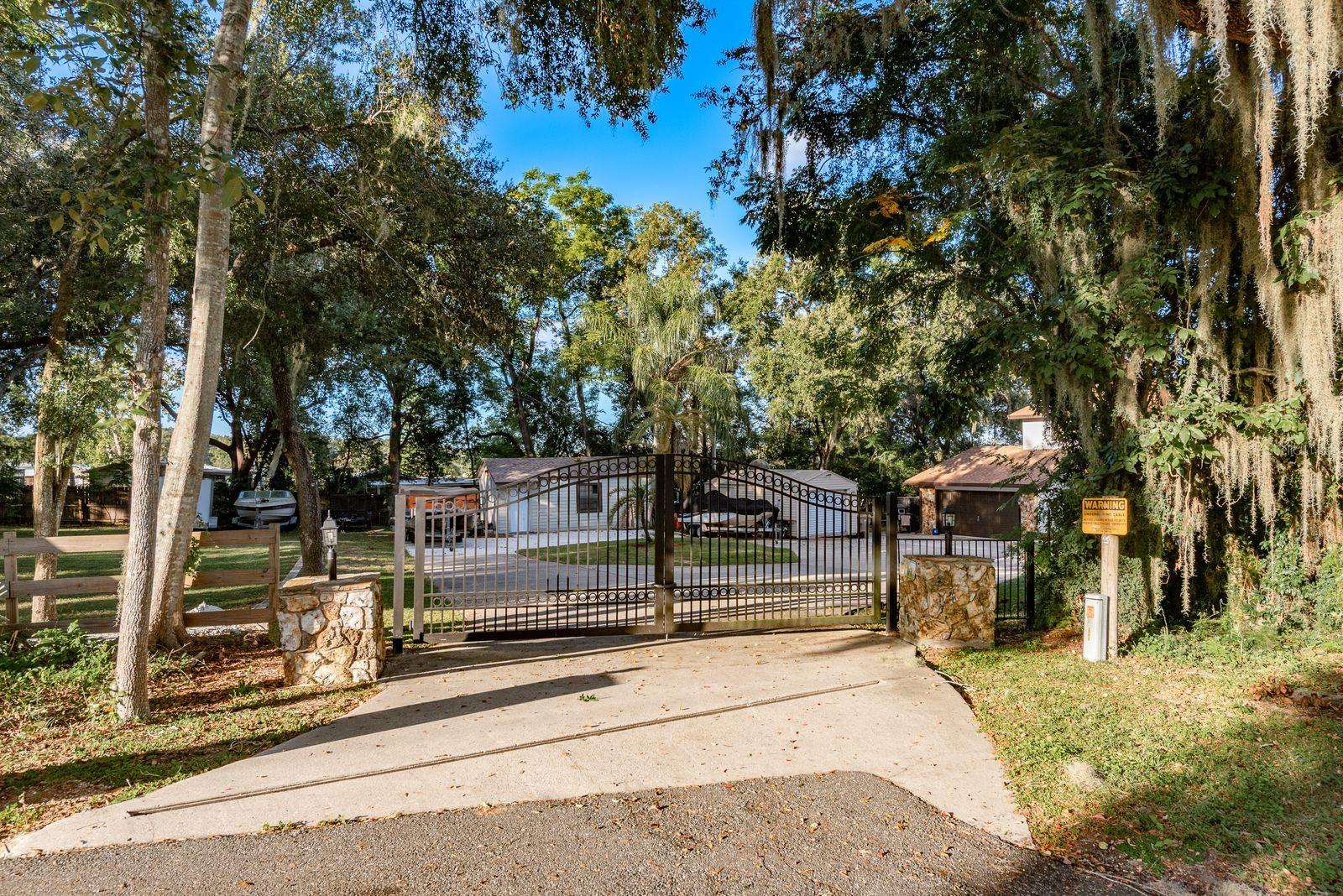 1416 GROVE AVE, LEESBURG, FL, 34748