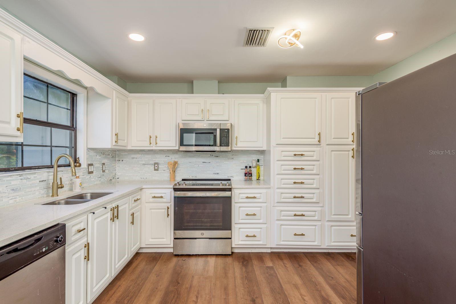 1416 GROVE AVE, LEESBURG, FL, 34748