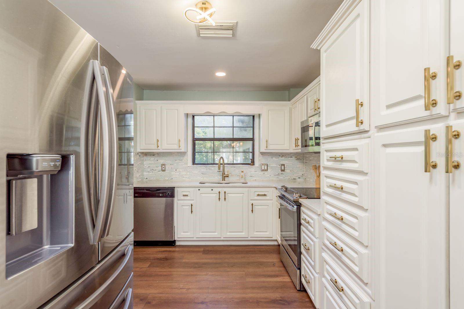 1416 GROVE AVE, LEESBURG, FL, 34748