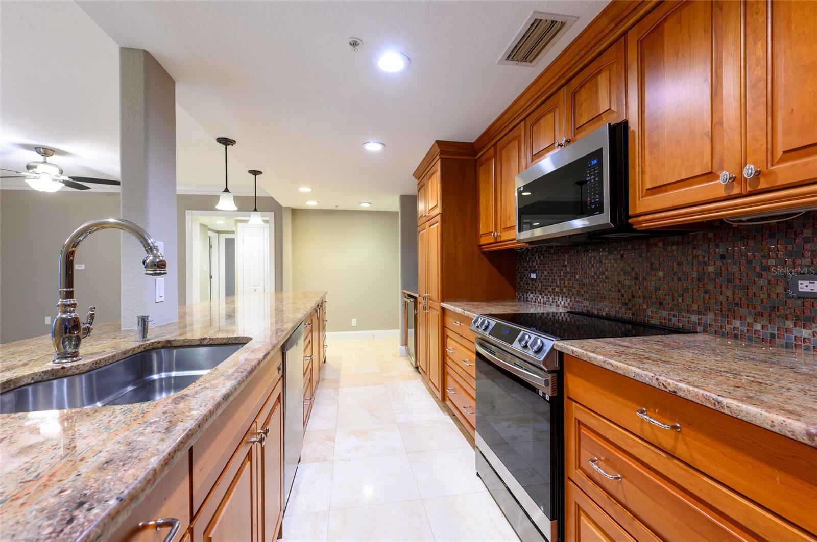 36750 US HIGHWAY 19 N #4-221, PALM HARBOR, FL, 34683