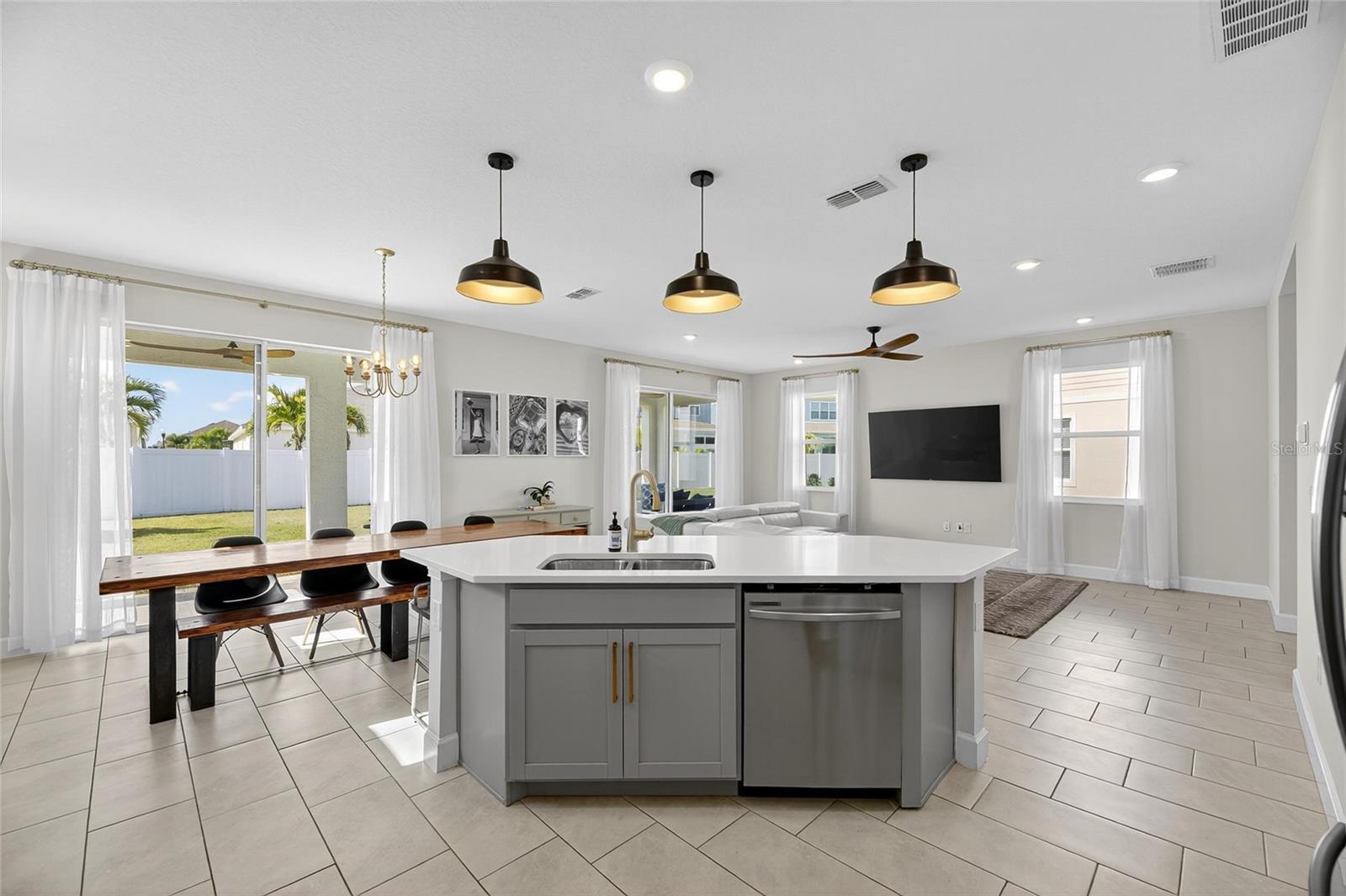 324 BLACKROCK LN, APOLLO BEACH, FL, 33572