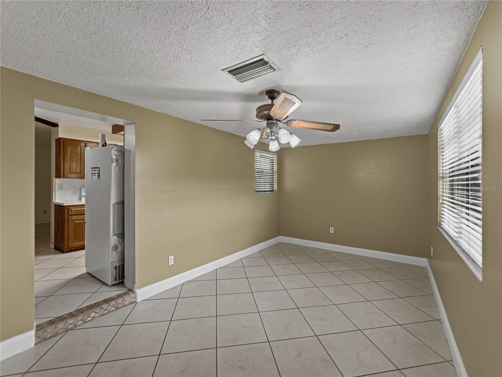 2702 AUBURN AVE W, TAMPA, FL, 33614