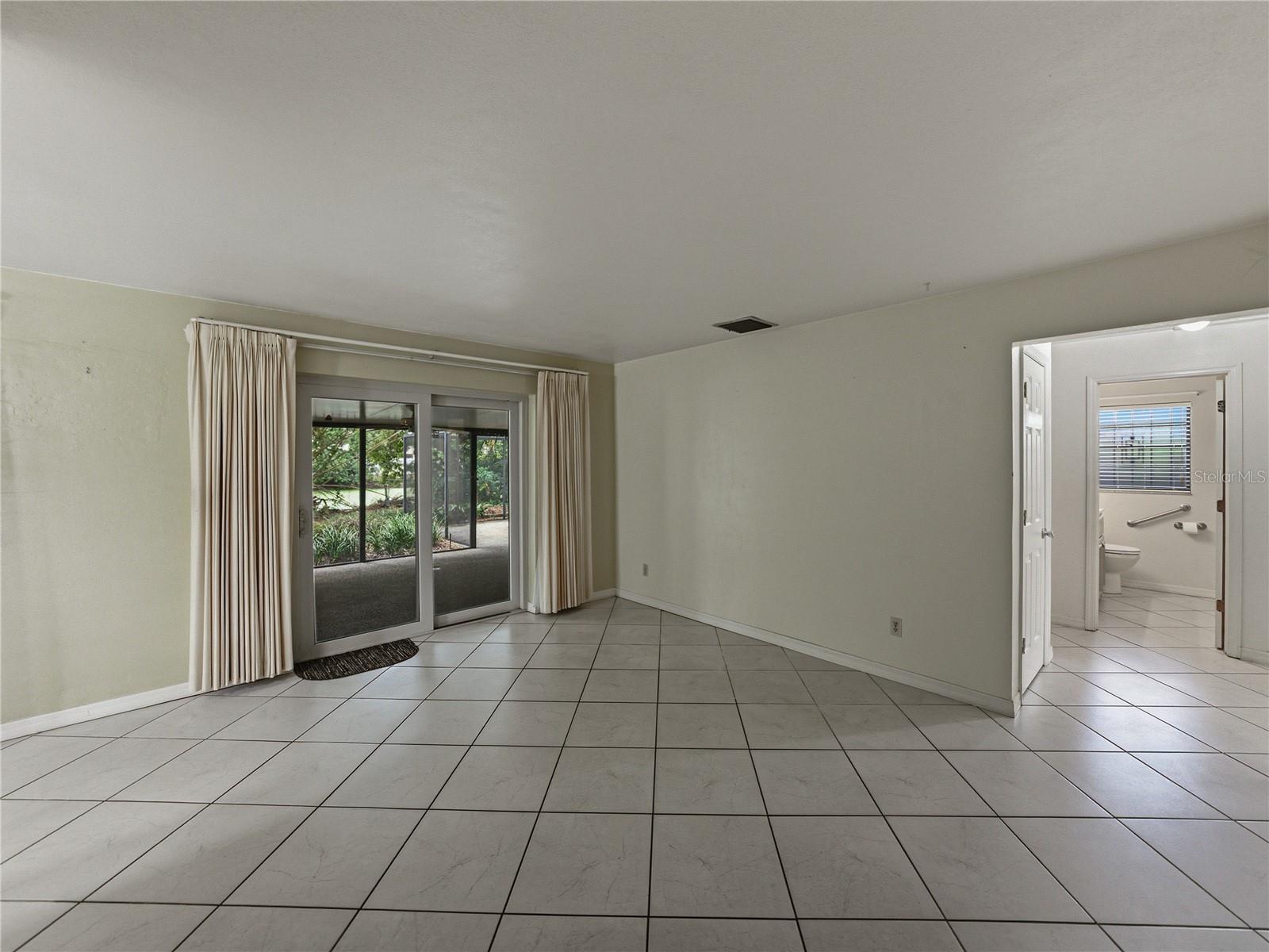 2702 AUBURN AVE W, TAMPA, FL, 33614