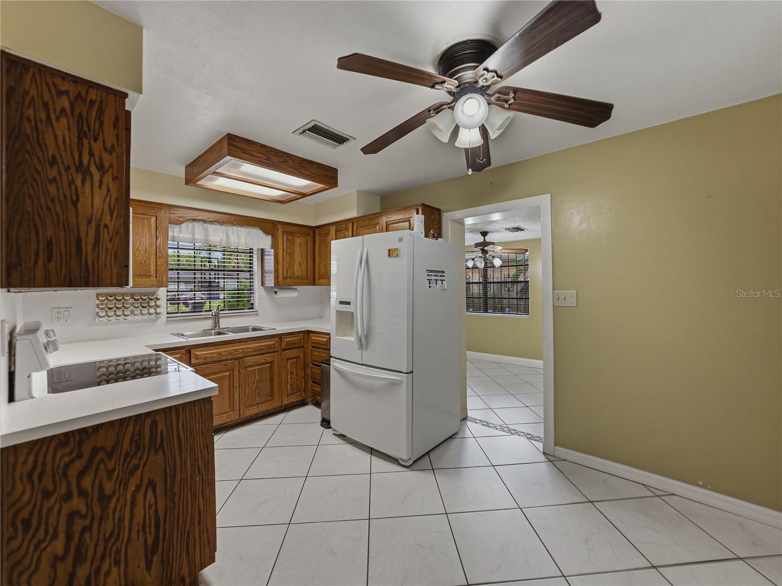 2702 AUBURN AVE W, TAMPA, FL, 33614