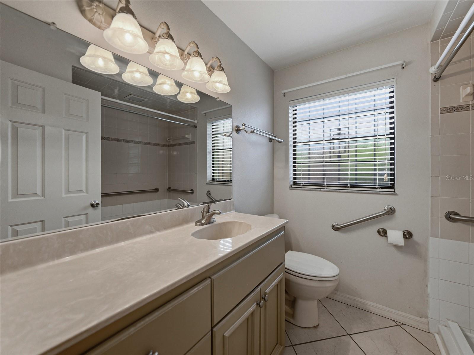 2702 AUBURN AVE W, TAMPA, FL, 33614