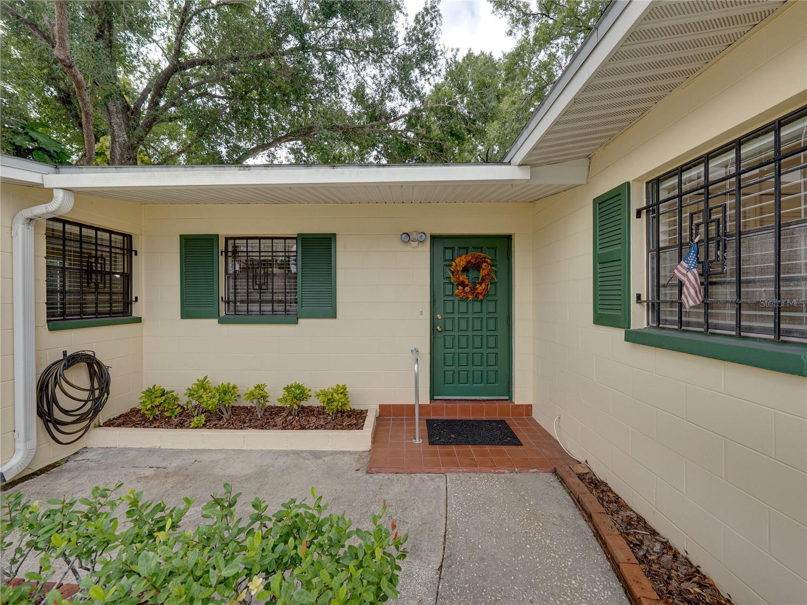 2702 AUBURN AVE W, TAMPA, FL, 33614