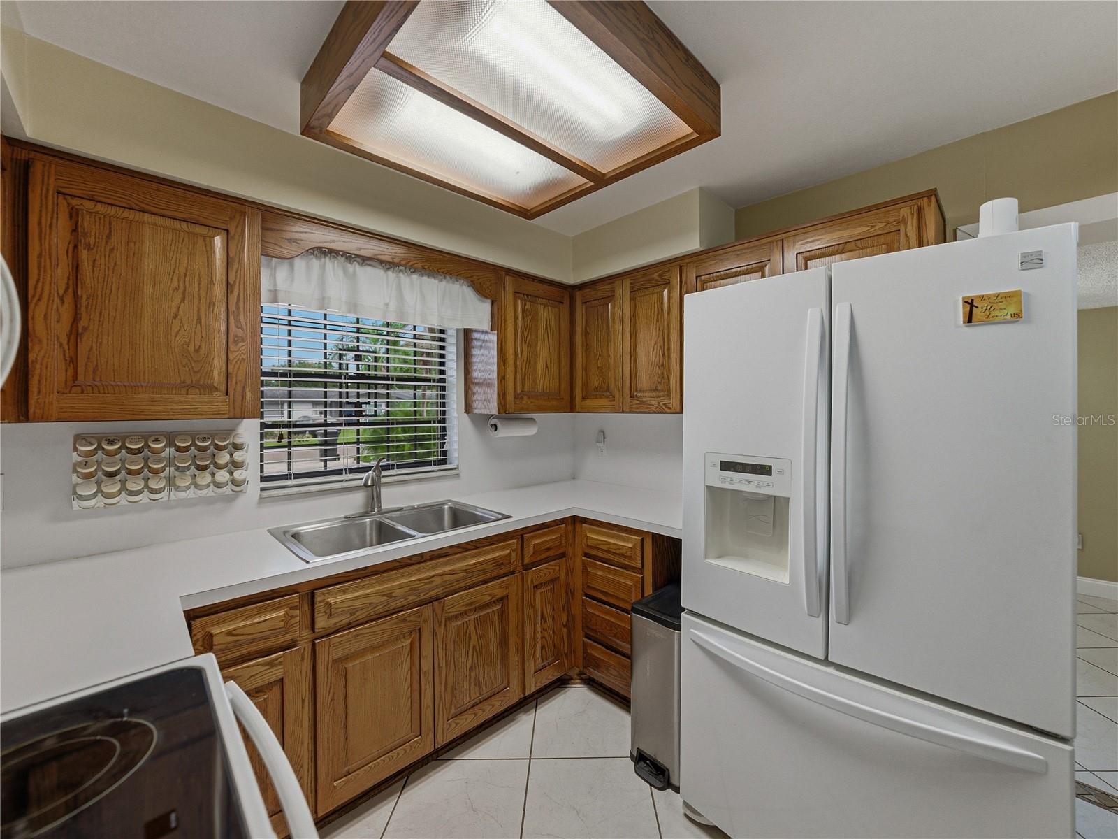 2702 AUBURN AVE W, TAMPA, FL, 33614