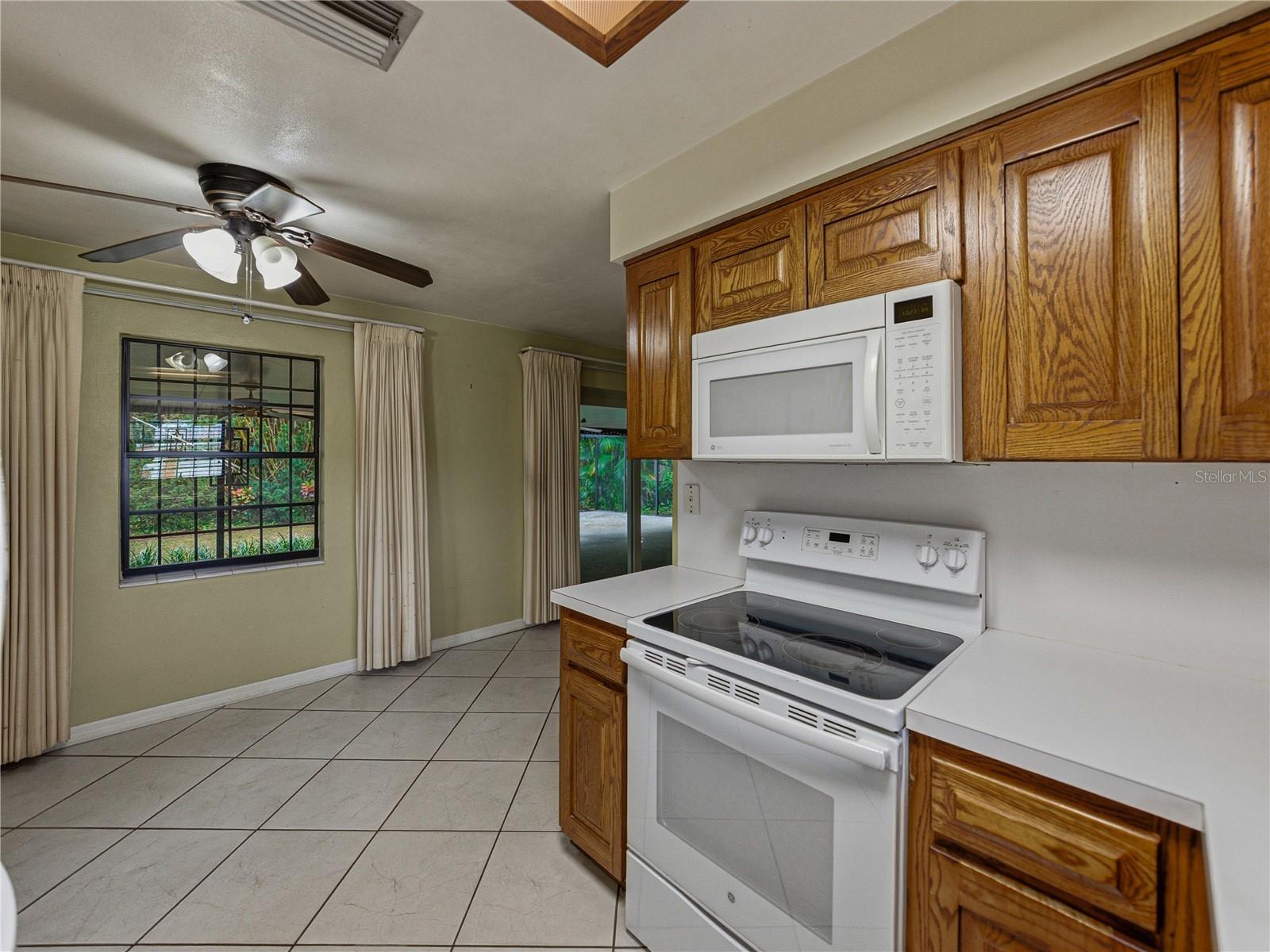 2702 AUBURN AVE W, TAMPA, FL, 33614