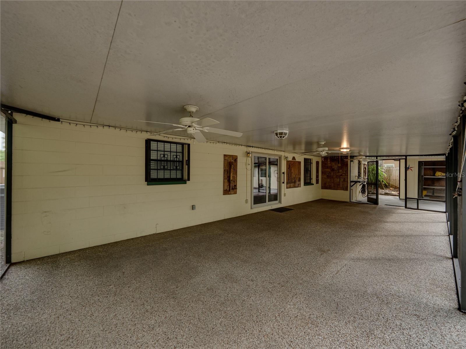 2702 AUBURN AVE W, TAMPA, FL, 33614