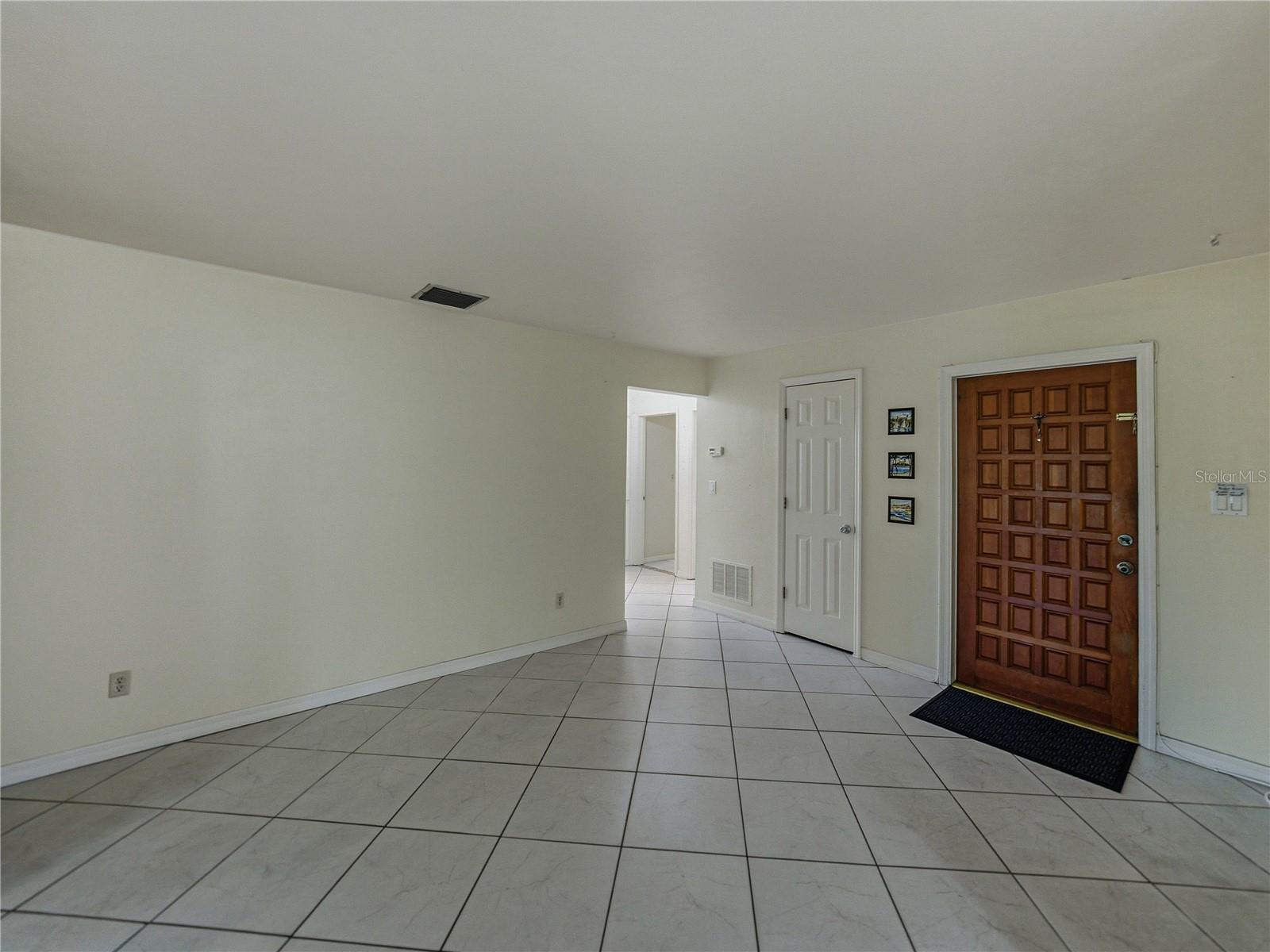 2702 AUBURN AVE W, TAMPA, FL, 33614