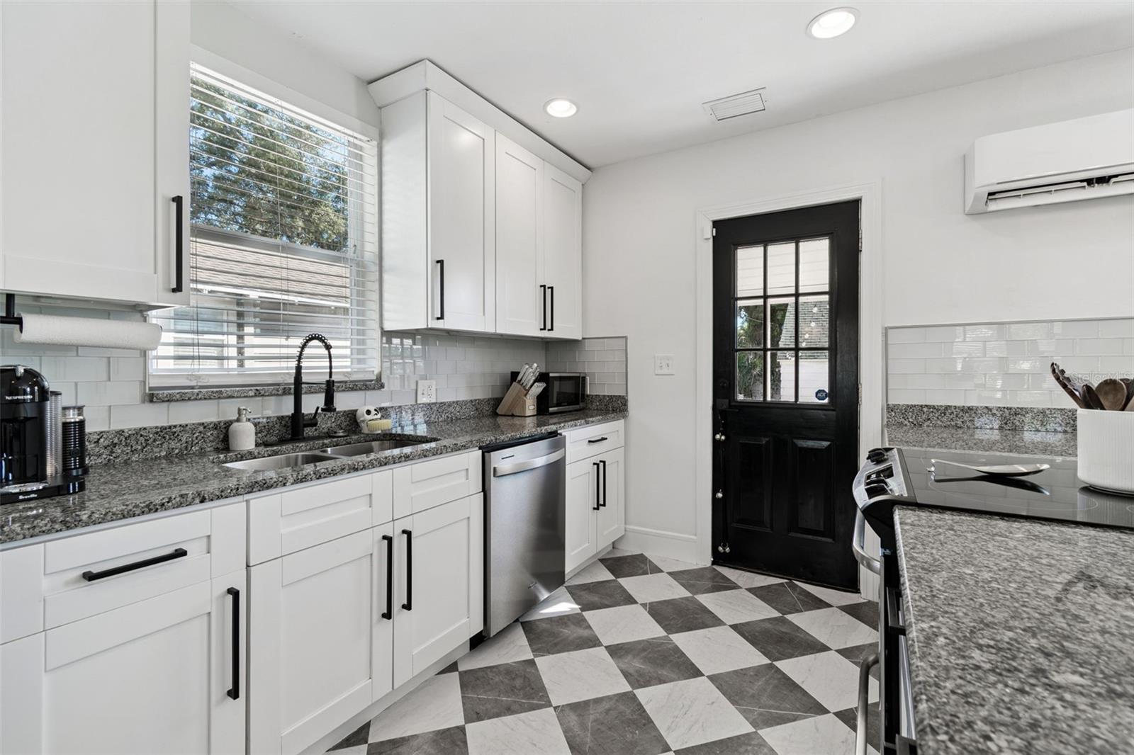 3330 8TH AVE N, ST PETERSBURG, FL, 33713