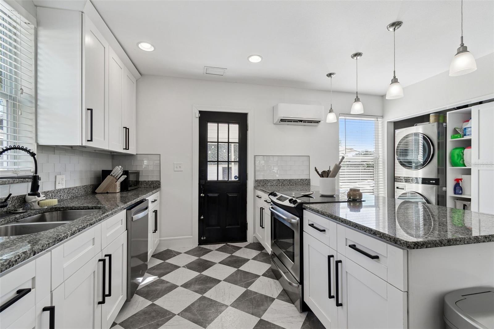 3330 8TH AVE N, ST PETERSBURG, FL, 33713