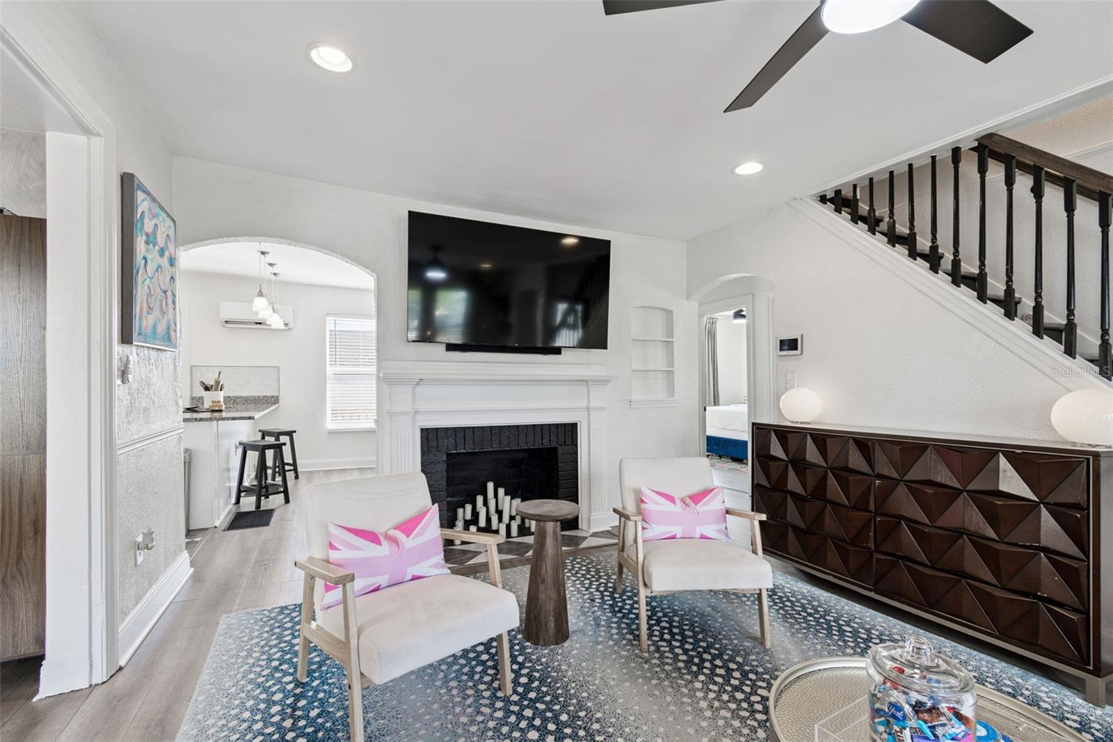 3330 8TH AVE N, ST PETERSBURG, FL, 33713