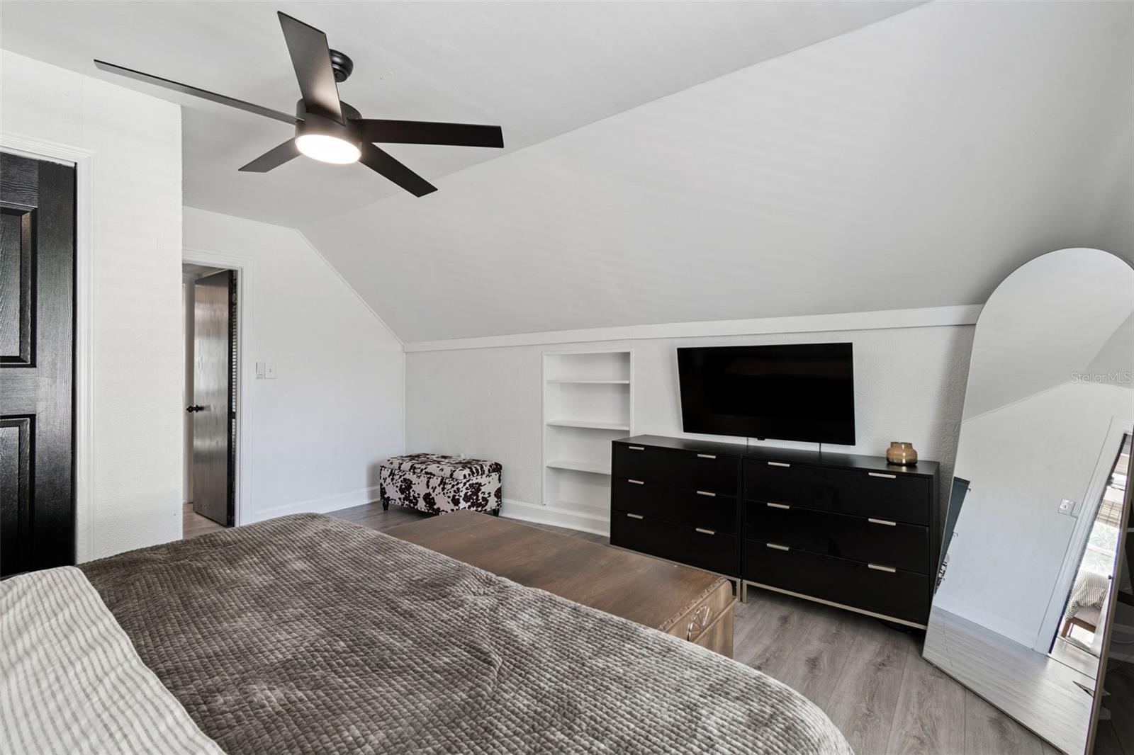 TB8441459 Property Photo