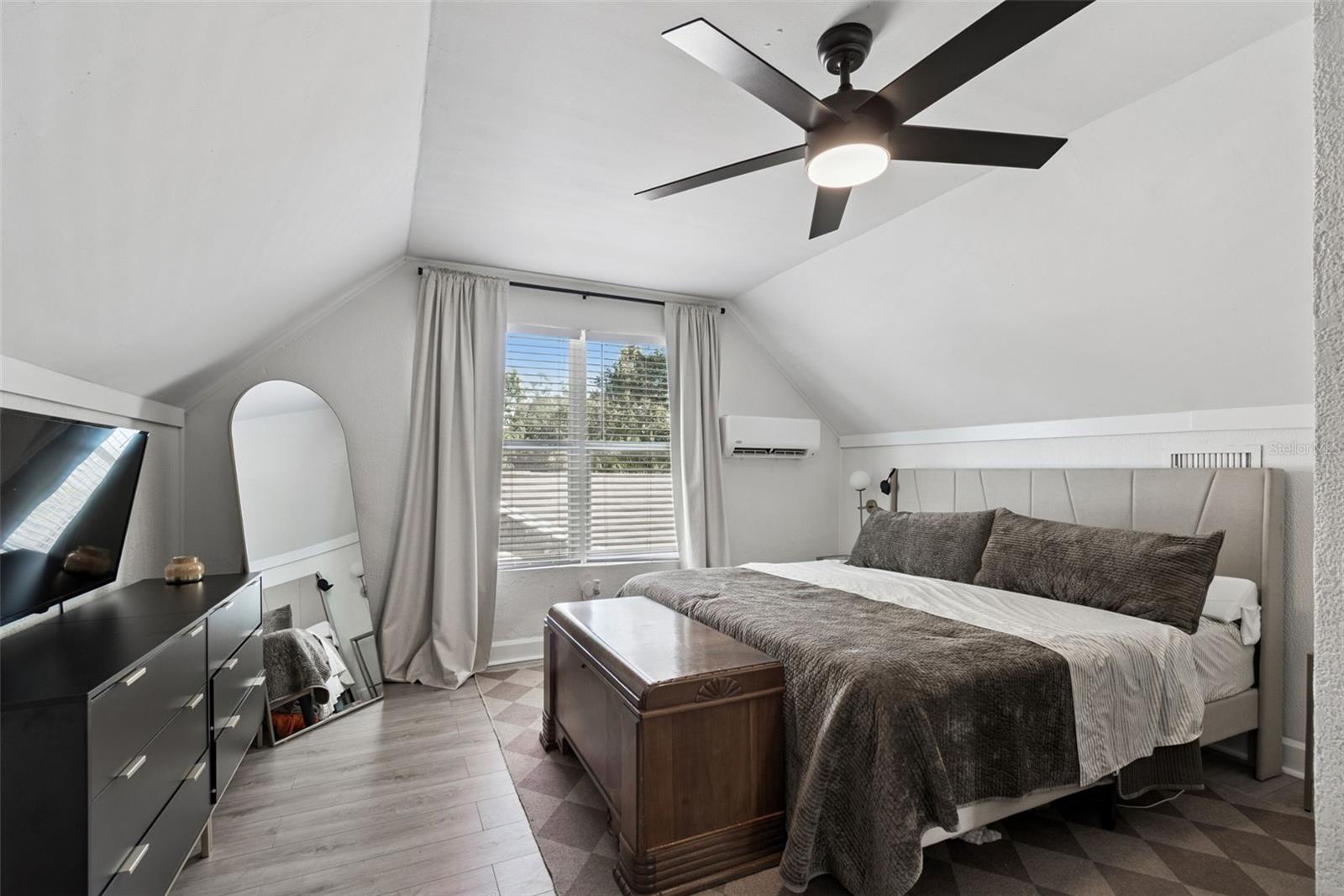 3330 8TH AVE N, ST PETERSBURG, FL, 33713