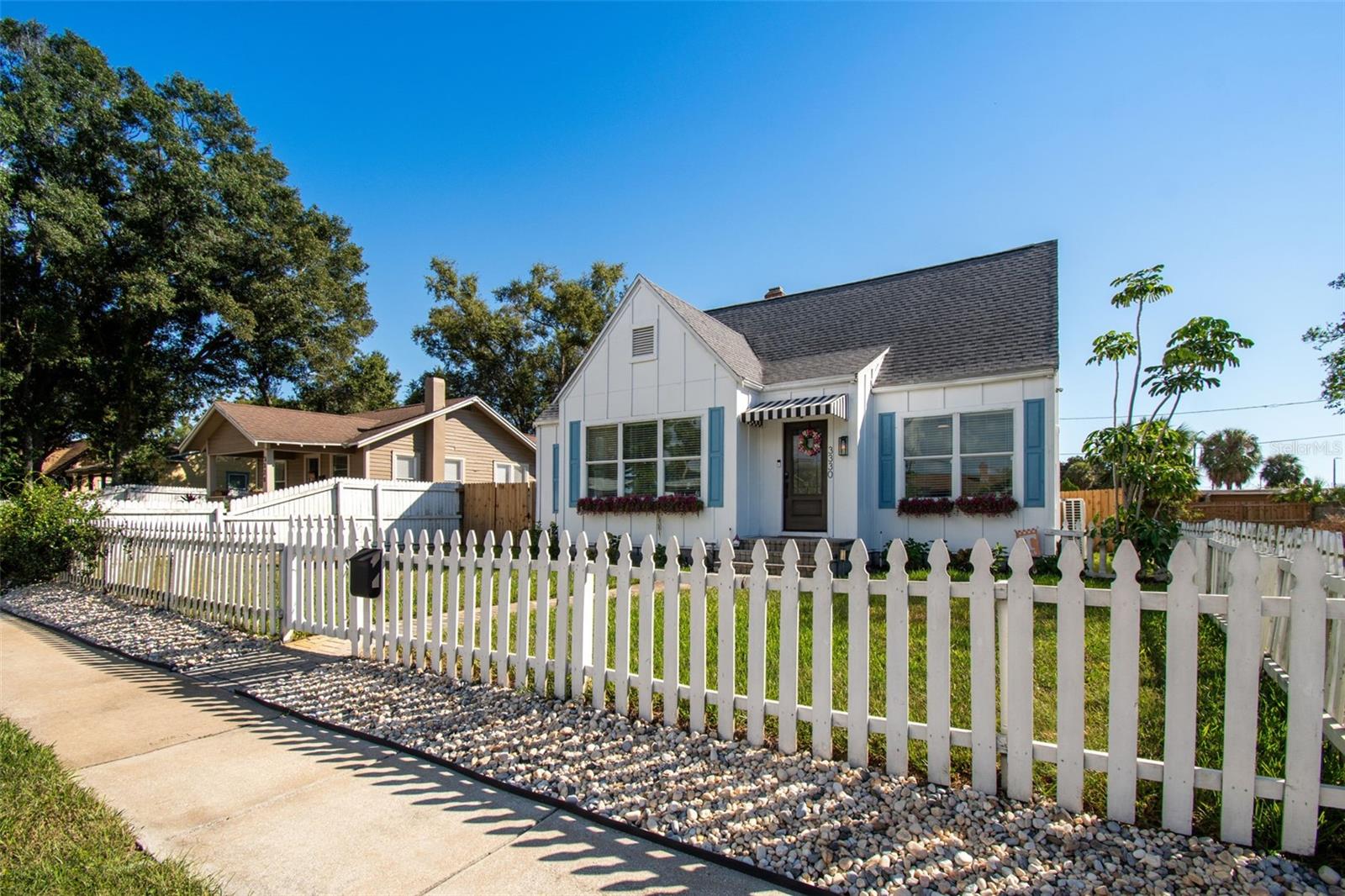 TB8441459 Property Photo