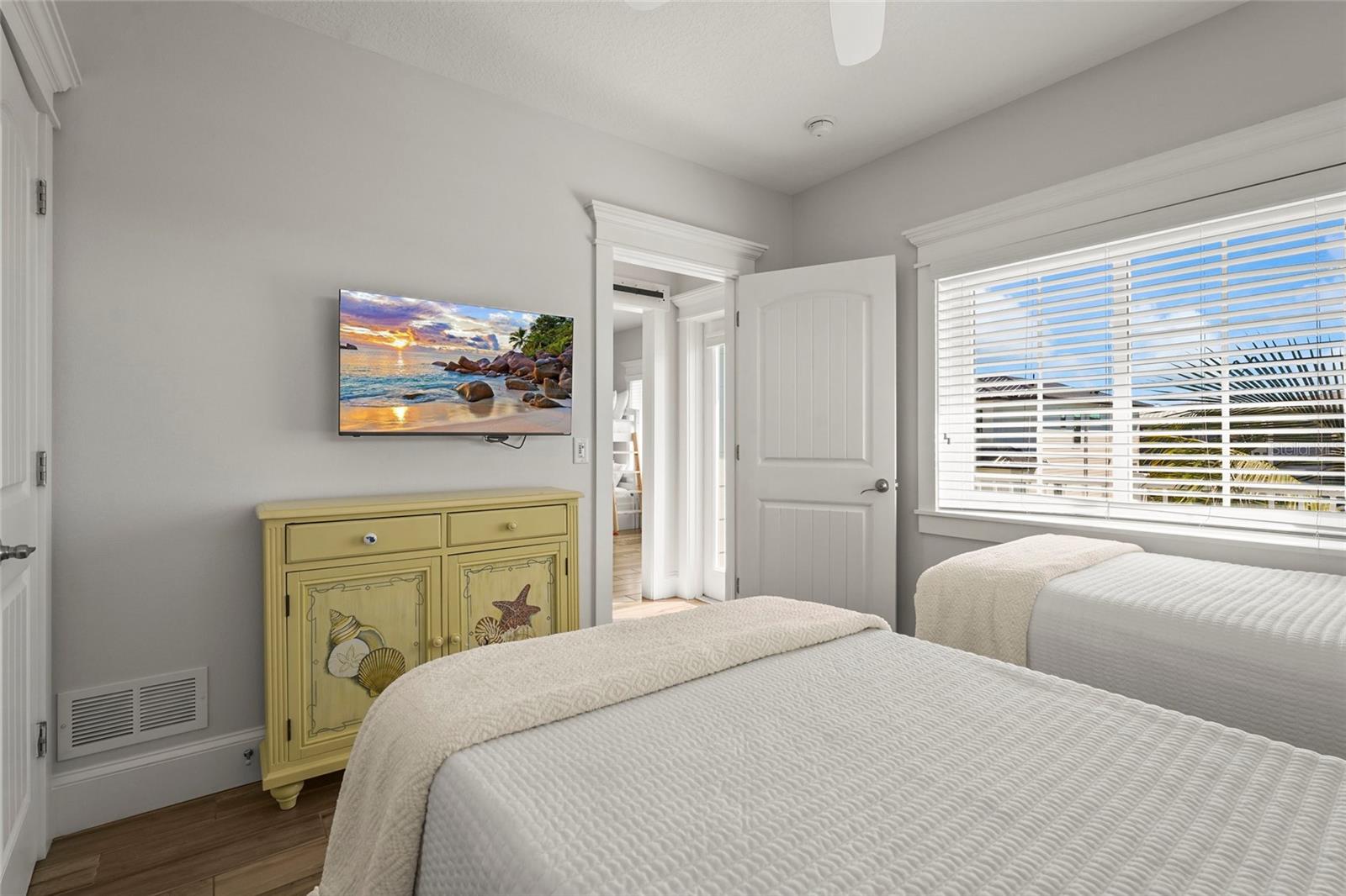 106 7TH ST S, BRADENTON BEACH, FL, 34217