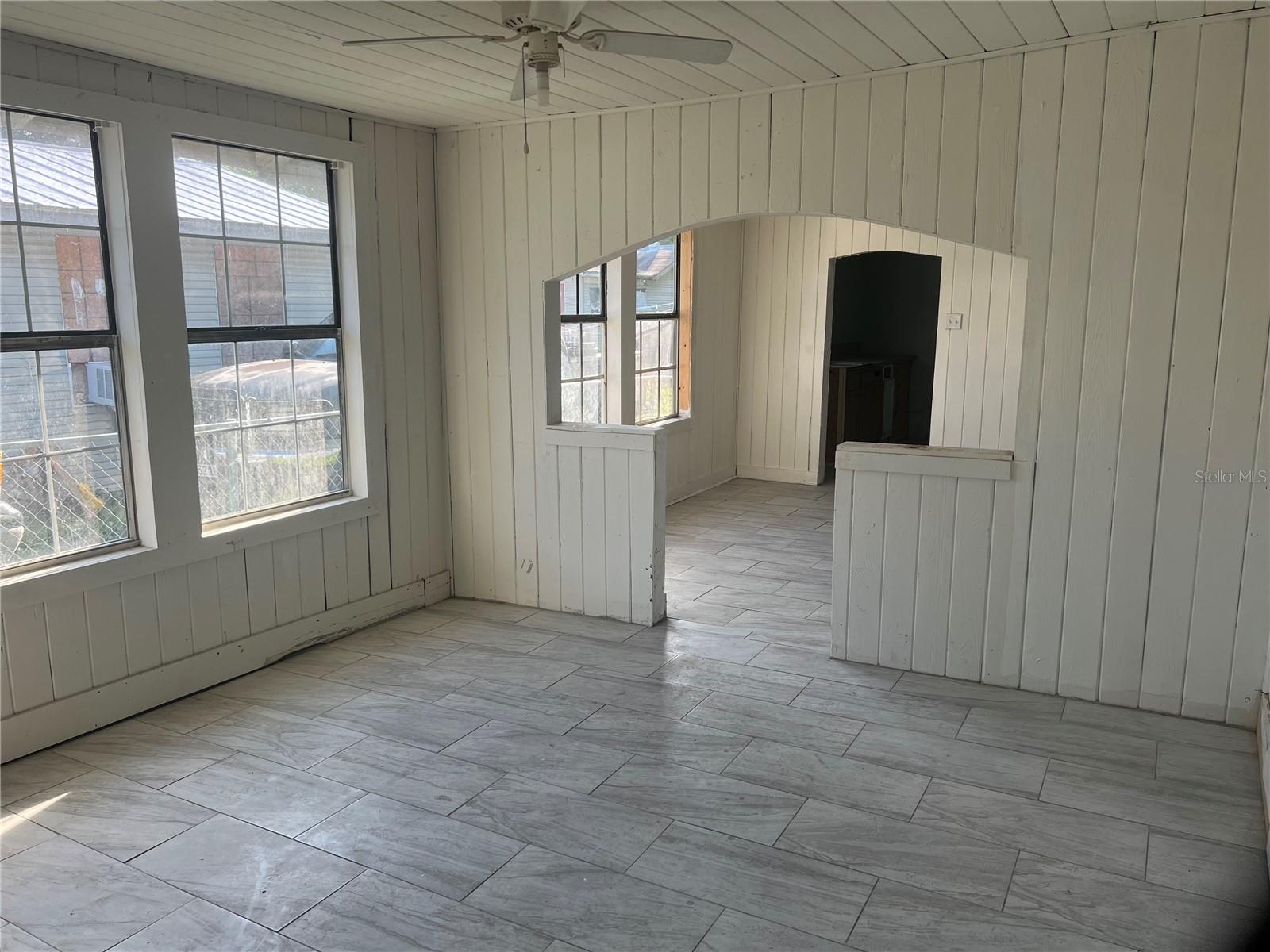 P4936823 Property Photo