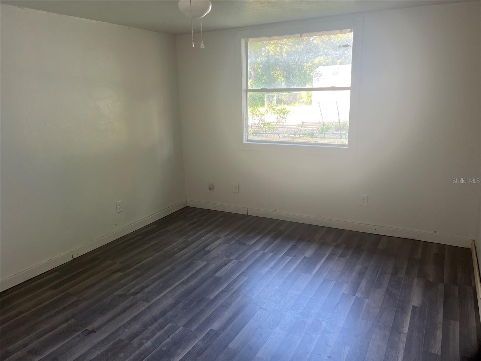 P4936823 Property Photo