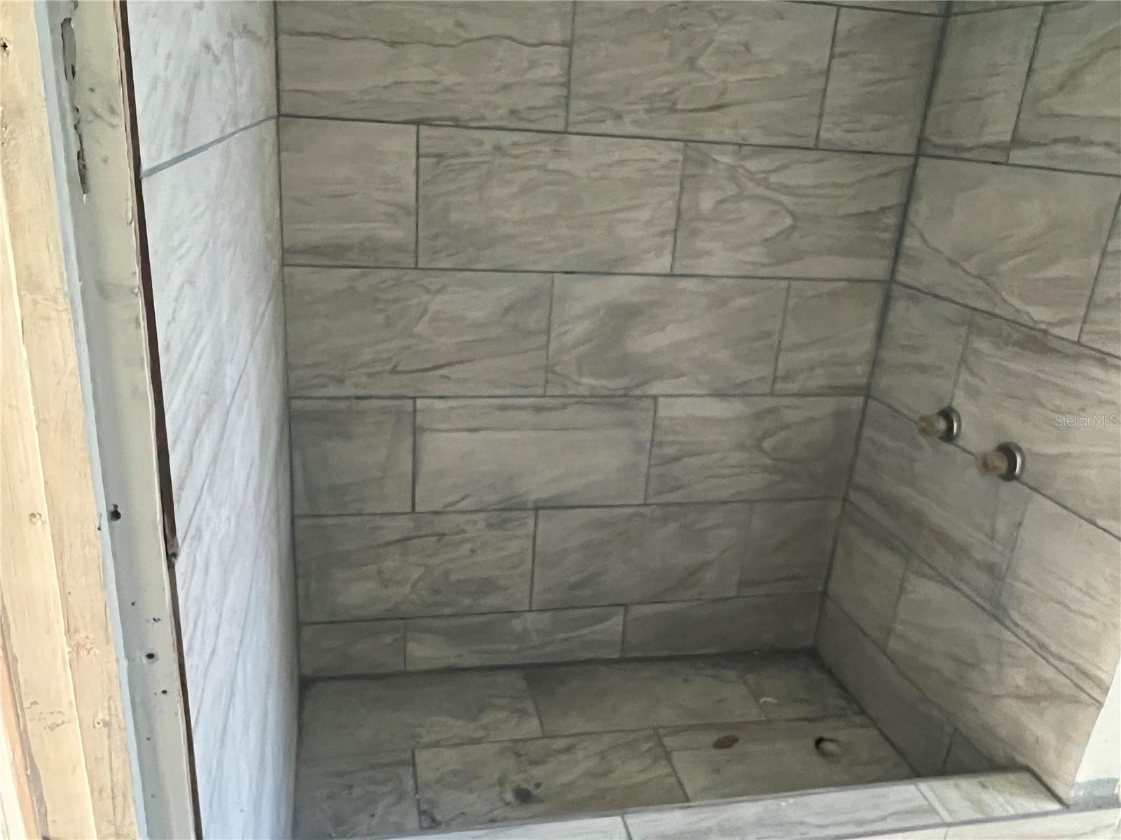 P4936823 Property Photo