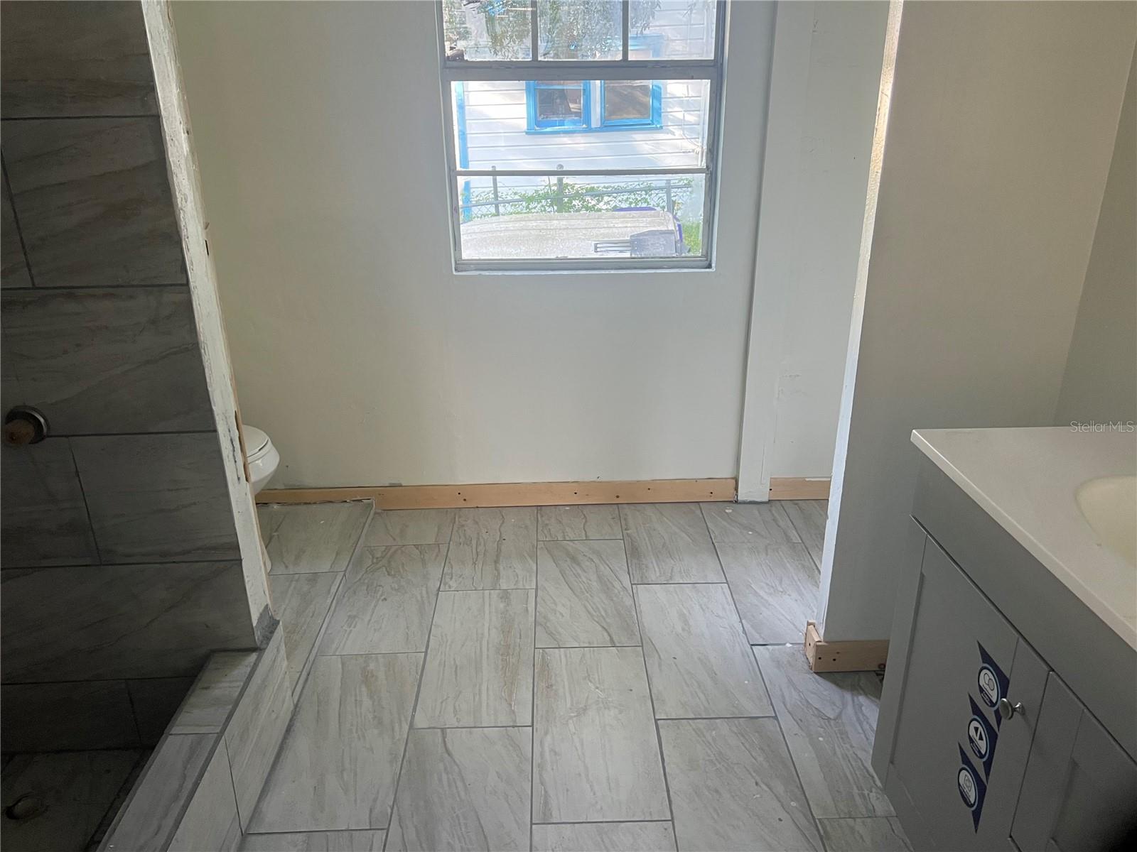 P4936823 Property Photo