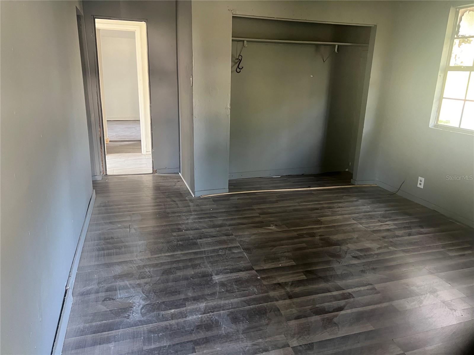 P4936823 Property Photo