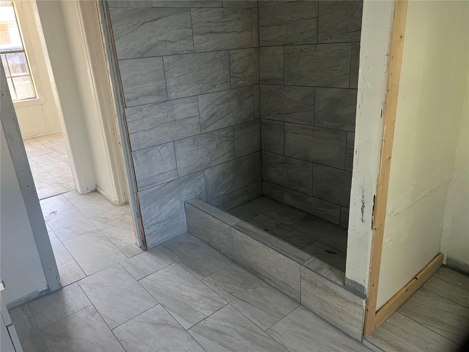 P4936823 Property Photo