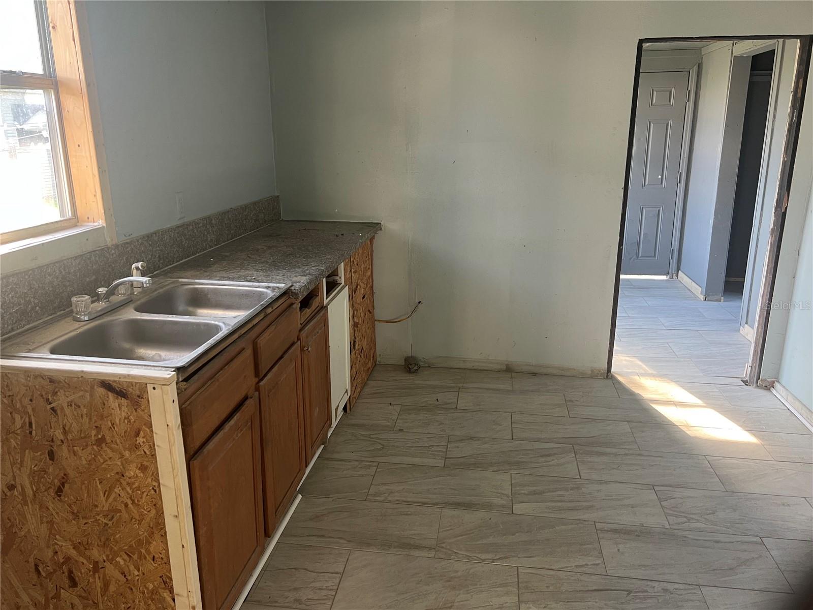 P4936823 Property Photo