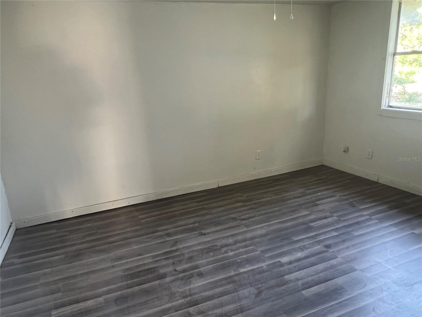 P4936823 Property Photo