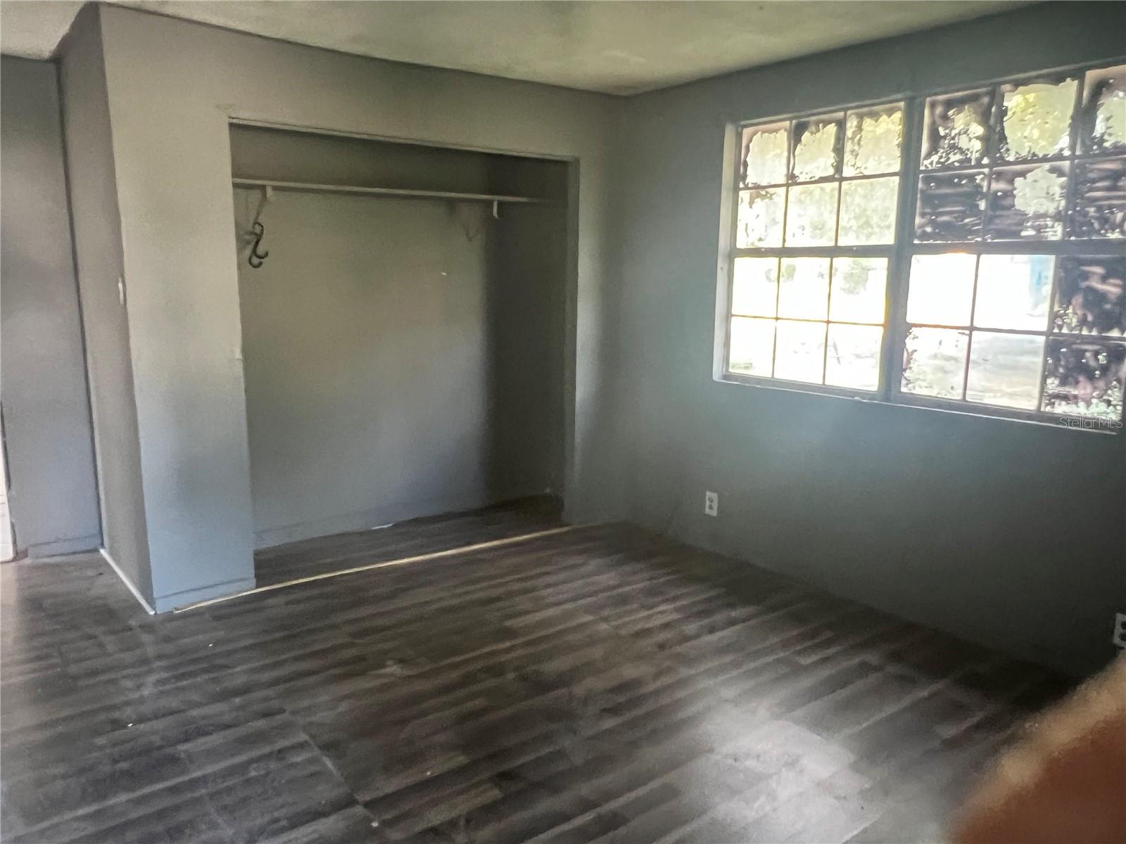 P4936823 Property Photo