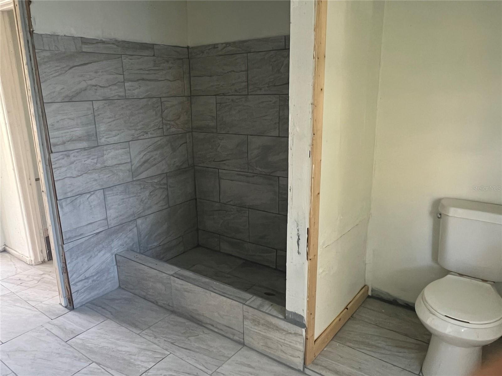 P4936823 Property Photo