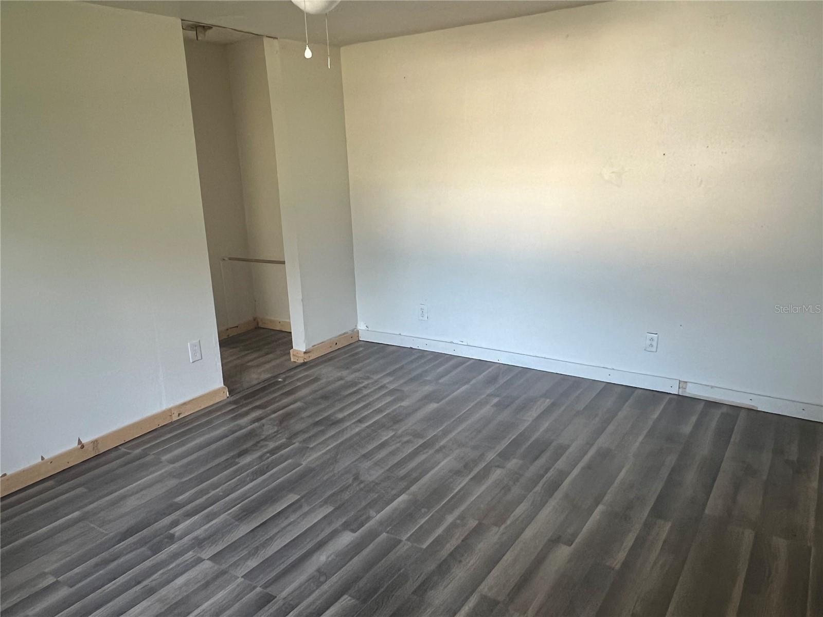 P4936823 Property Photo