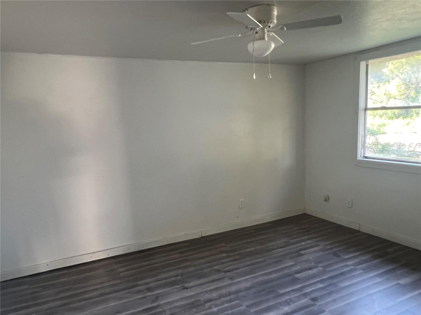 P4936823 Property Photo