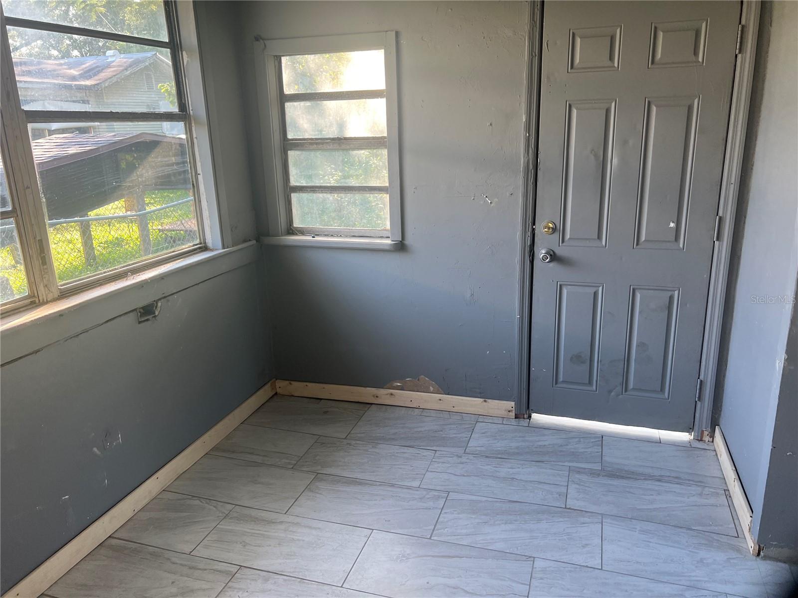 P4936823 Property Photo