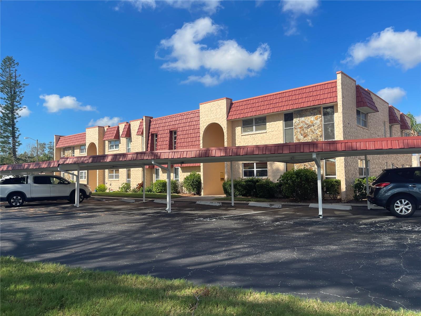 218 DOGWOOD CIR, SEMINOLE, FL, 33777