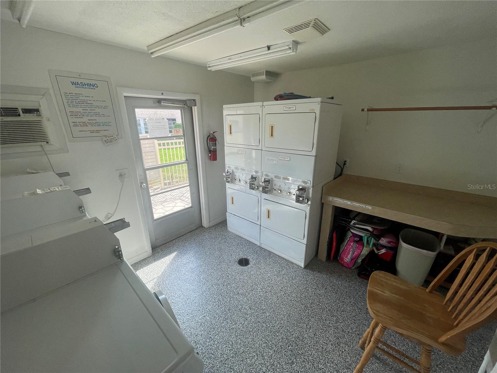 218 DOGWOOD CIR, SEMINOLE, FL, 33777