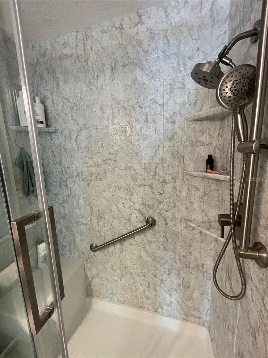 218 DOGWOOD CIR, SEMINOLE, FL, 33777