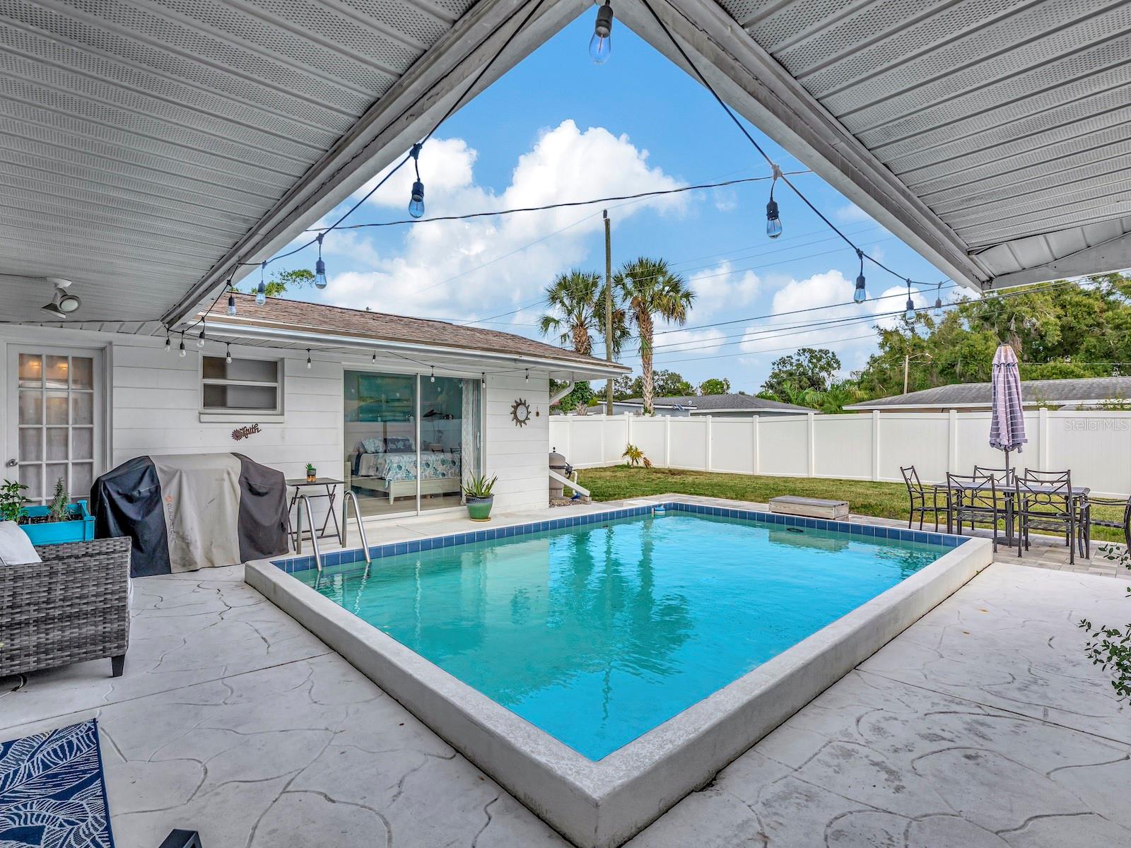 6941 18TH ST N, ST PETERSBURG, FL, 33702