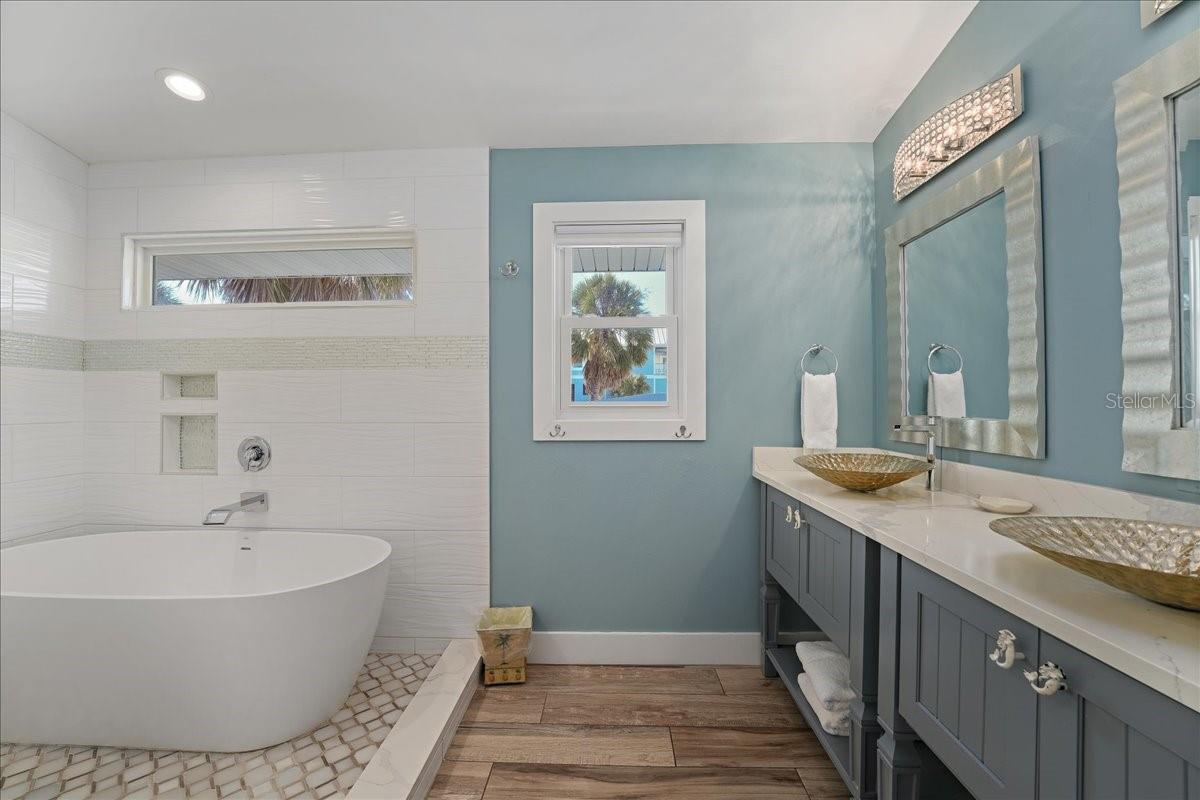 A4669701 Property Photo