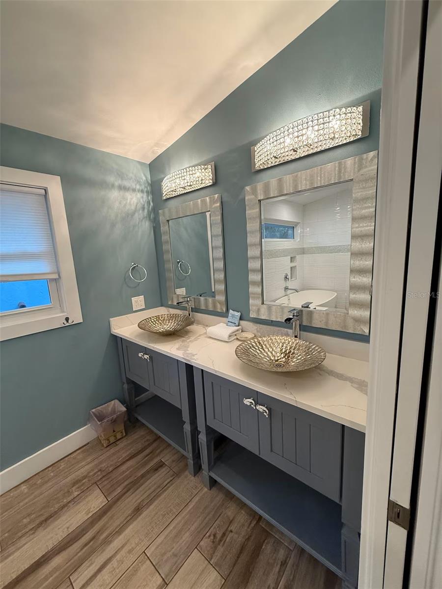 111 CEDAR AVE, ANNA MARIA, FL, 34216