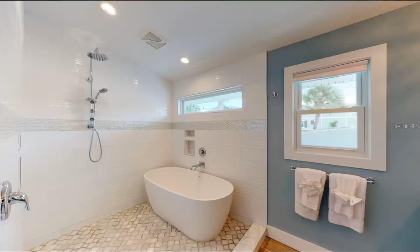 111 CEDAR AVE, ANNA MARIA, FL, 34216